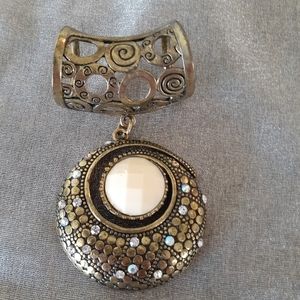 Scarf Pendant with Rhinestones and faceted stone.